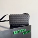 Bottega Veneta's new mini andiamobag - Image 2