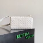 Bottega Veneta's new mini andiamobag - Image 2