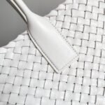 Bottega Veneta(Large 51cm)  Classic handbag - Image 3