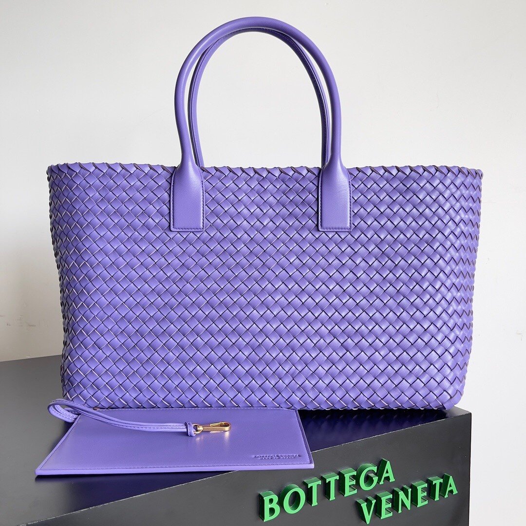 i1701144588_4157_3.jpg Bottega VenetaLarge 51cm) Classic handbag - Image 1