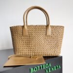 Bottega Veneta"CABAT" bag collection (medium size 32)