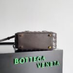 Bottega Venetahandbag - Image 3