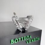 Bottega Veneta, petal woven dinner bag - Image 7
