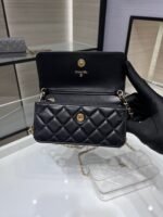 Chanel phone bag - Image 7