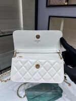 Chanel phone bag - Image 7