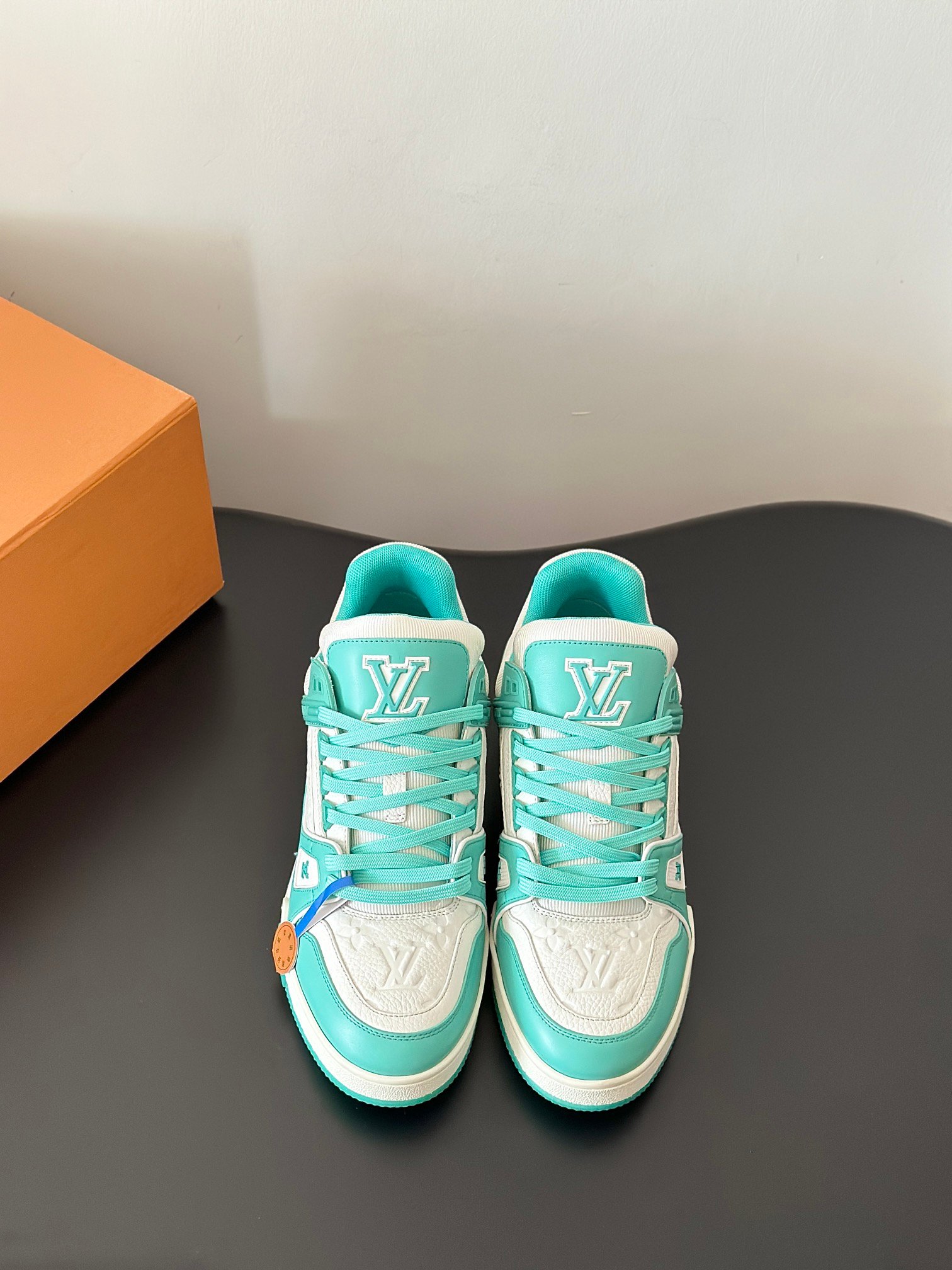 i1704716988_2437_0.jpg L Family Trainer Classic Series Purchasing Grade Couple's shoes - Image 1