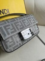 Iconic medium-sized Baguette handbag, - Image 4