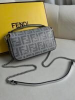 Iconic medium-sized Baguette handbag, - Image 2