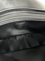 Iconic medium-sized Baguette handbag - Image 7