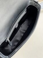 Iconic medium-sized Baguette handbag - Image 8