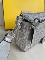 Iconic medium-sized Baguette handbag - Image 4