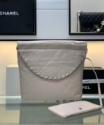 Chanel shopping bag - Image 2