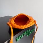 The new Bottega Veneta 24 early spring mini bag - Image 9