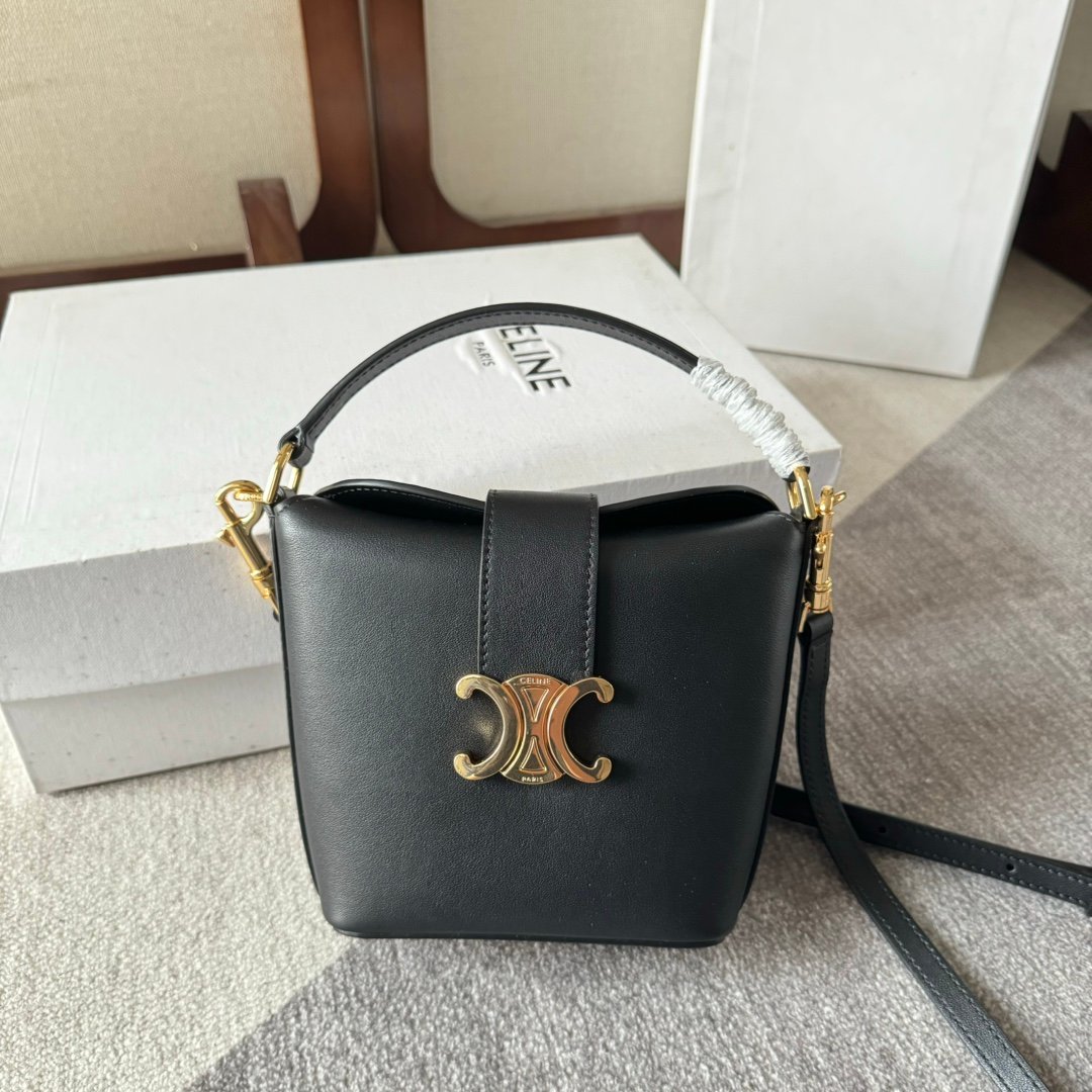 i1711254428_8765_7.jpg CELINE handbag - Image 1