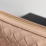 Bottega Veneta woven crescent bag - Image 4