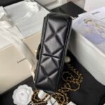 Chanel Pearl mini clutch bag - Image 4