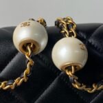 Chanel Pearl mini clutch bag - Image 6