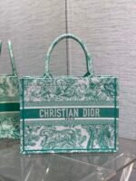 The latest green color scheme of  Tote tiger embroidery,