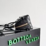 Bottega Venetahandbag - Image 2