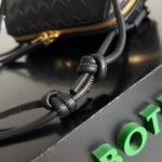 Bottega Venetahandbag - Image 5