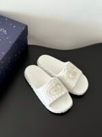 gucci slippers - Image 2