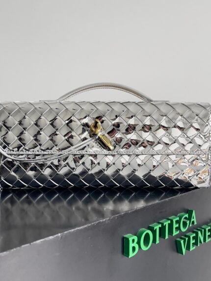 Bottega Venetadinner baghandbag