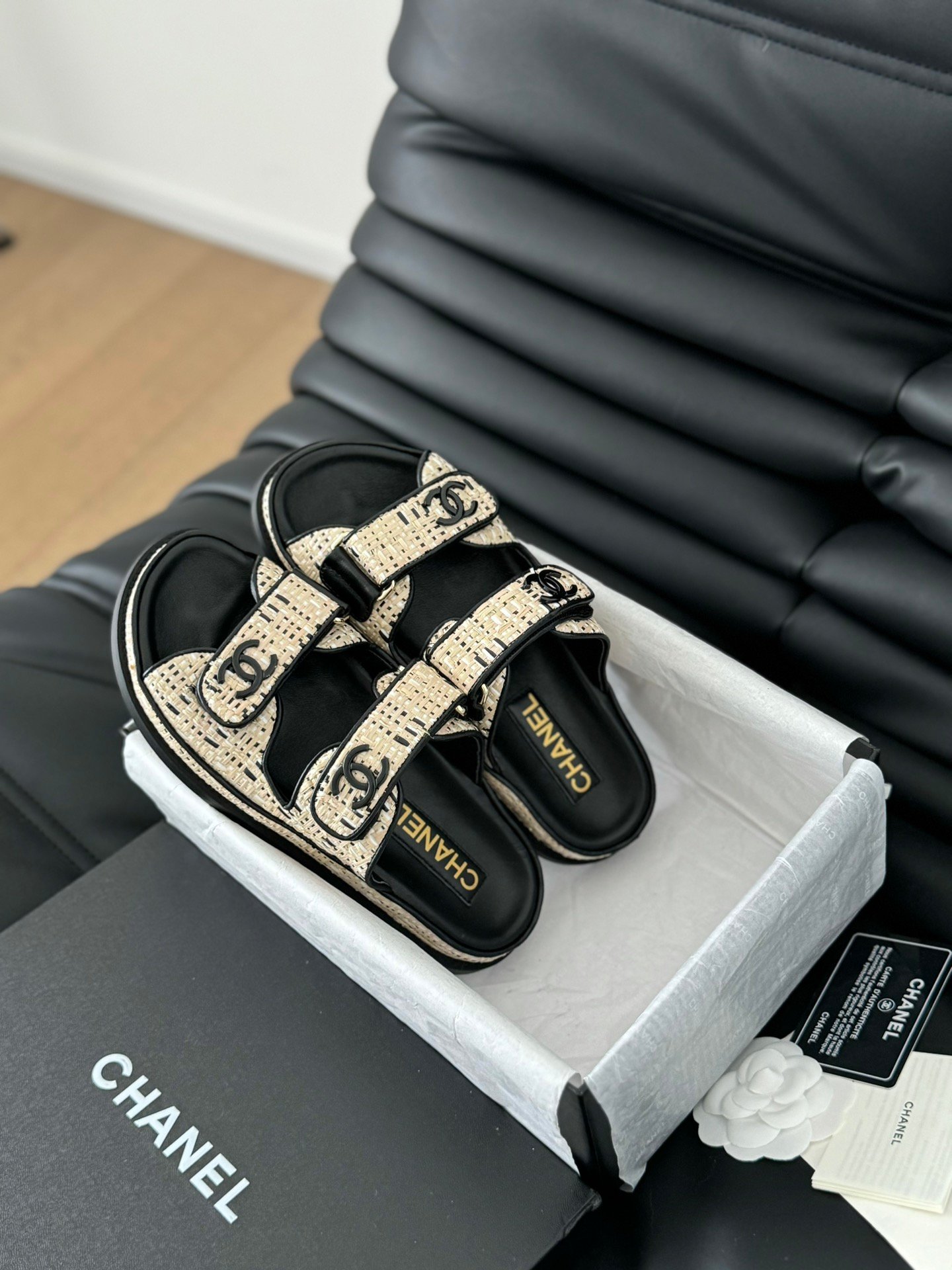 i1717086510_4425_1.jpg Chanel new bow diamond buckle Velcro sandals - Image 1