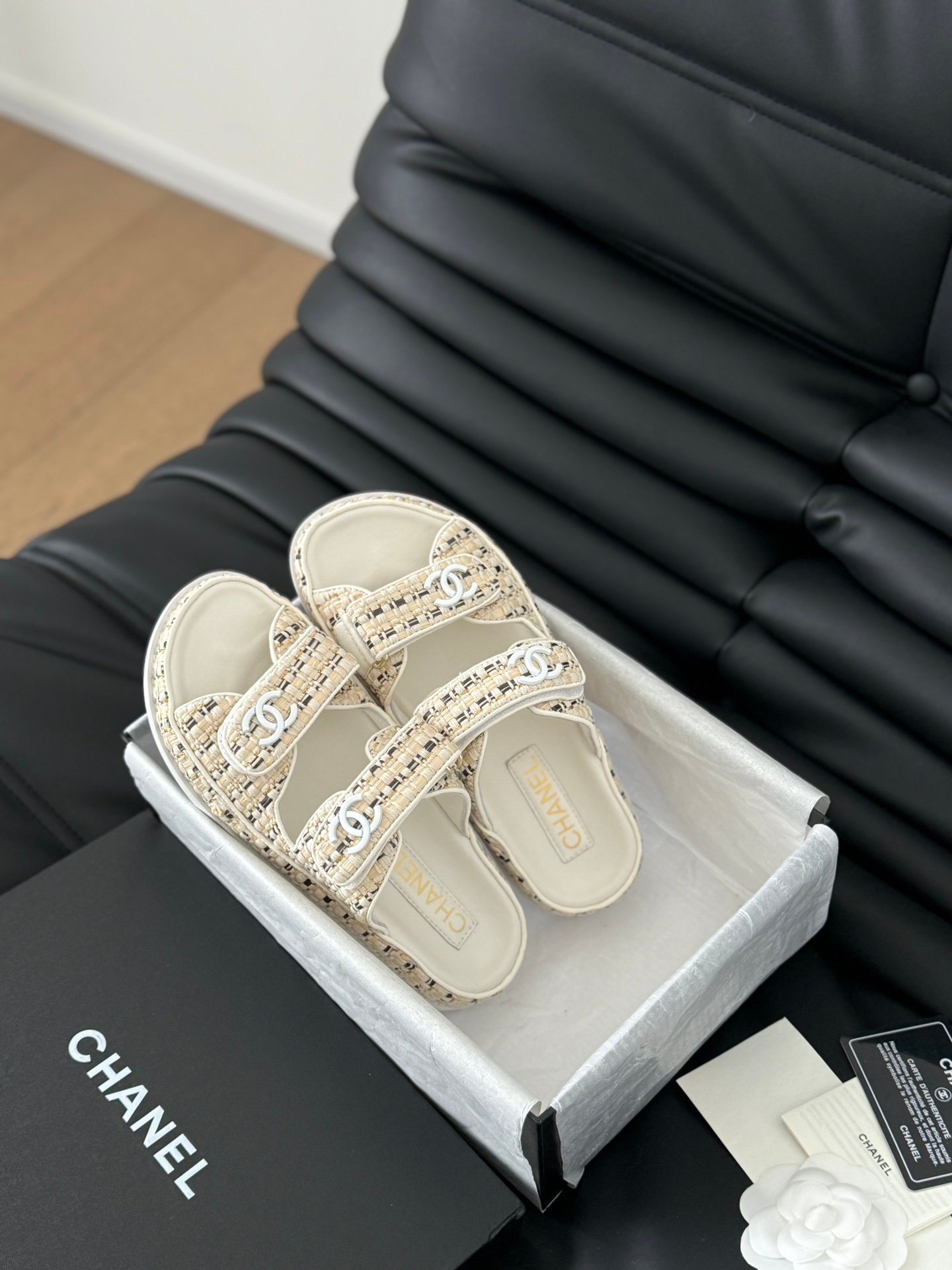 i1717087483_2430_0.jpg Chanel new bow diamond buckle Velcro sandals - Image 1