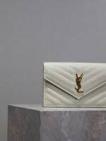 Yves Saint LaurentWoc small envelope package is coming - Image 3