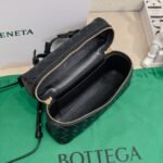 Bottega Veneta shoulder bag Makeup bag - Image 7