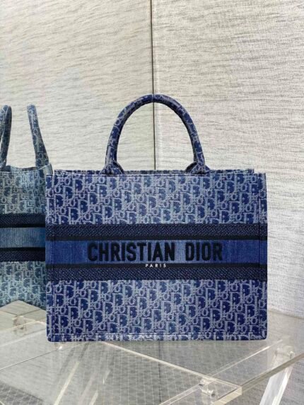 DiorThe Tote denim series has been inspired by this bag