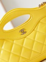 Chanel Tote bag - Image 2