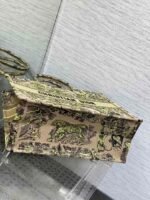 The latest earthy yellow color scheme of Tote tiger embroidery - Image 7