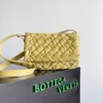 Bottega Venetaa crossbody bag