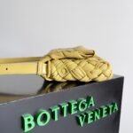 Bottega Venetaa crossbody bag - Image 2