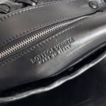 Bottega Venetaa crossbody bag - Image 8