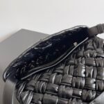 Bottega Venetaa crossbody bag - Image 9