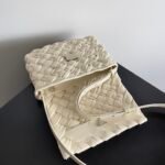 Bottega Venetaa crossbody bag - Image 5