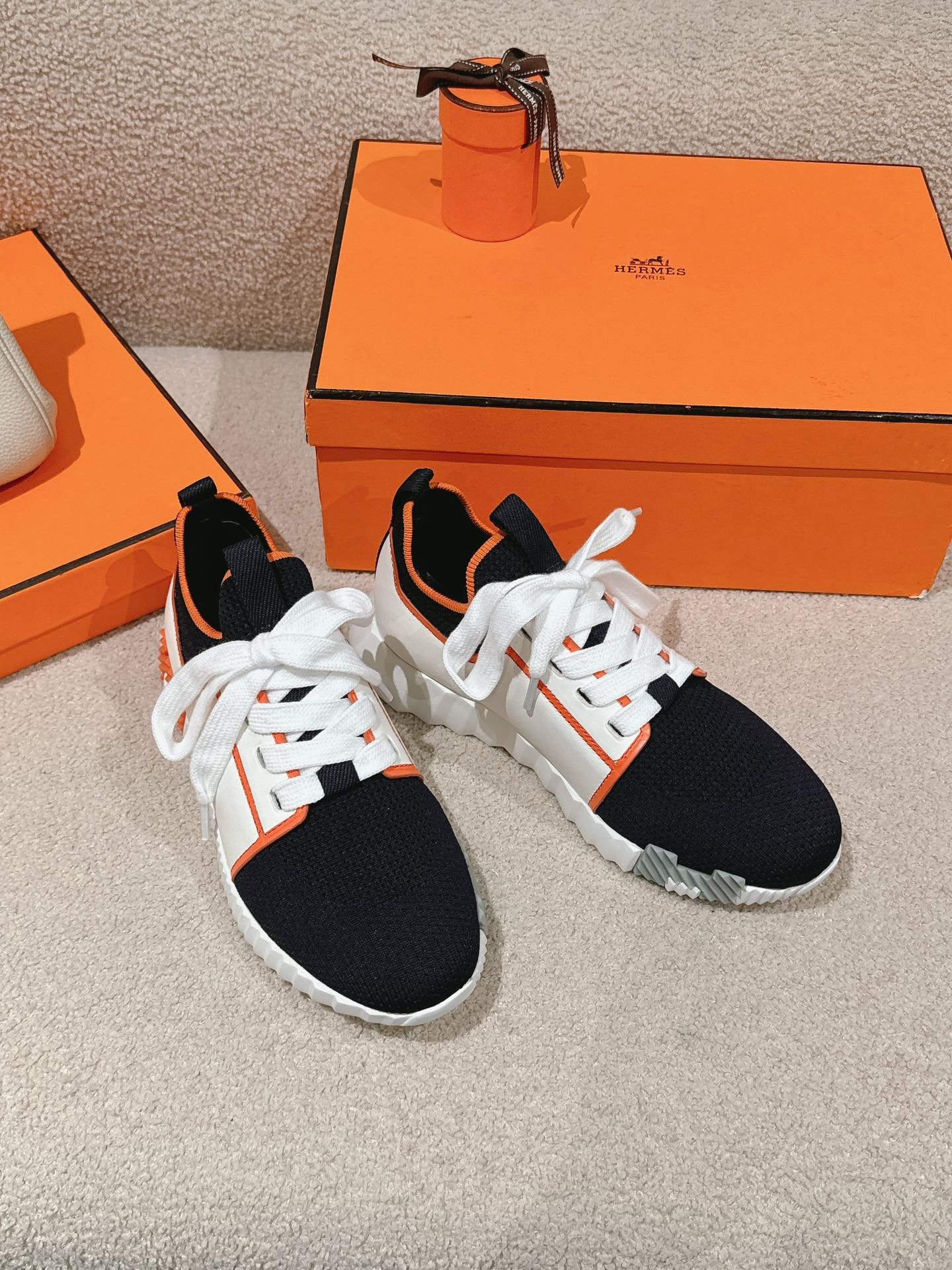 i1721470001_1544_6.jpg Hermes sneakers for lovers - Image 1
