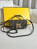 Fendi The latest Lao Hua mini magic stick phone bag