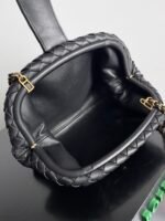 Bottega Veneta chain handbag - Image 9