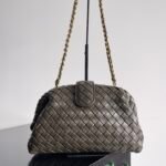 Bottega Venetachain handbag