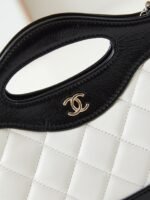 Chanel Tote bag - Image 2