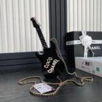 Chanel Limited Edition Collection Heavy duty EditionThe high-end handmade workshop guitar dinner box bag - Image 2