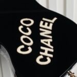 Chanel Limited Edition Collection Heavy duty EditionThe high-end handmade workshop guitar dinner box bag - Image 3