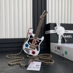 Chanel Limited Edition Collection Heavy duty EditionThe high-end handmade workshop guitar dinner box bag