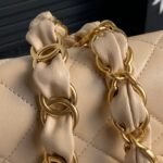Chanel sheepskin underarm bag - Image 4