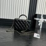 Chanel 24k makeup bag - Image 2