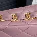 Chanel sheepskin underarm bag - Image 5