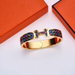 Hermes enamel bracelet
Starry Sky Horse, Pixel Horse - Image 2